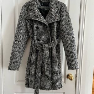 Guess Jacket - Large